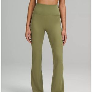 Lululemon groove high waisted nulu pants size 6!